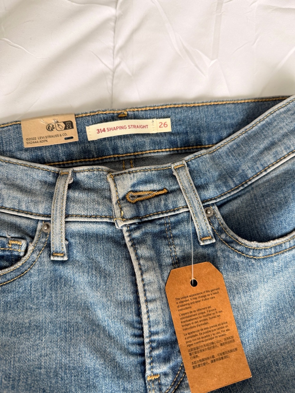 Levi's Straight Leg Jeans in Light Blue Wash - Picture 2 of 3